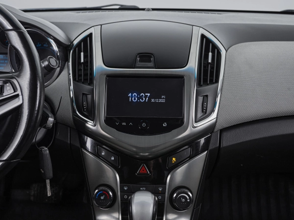 Chevrolet Cruze, I Рестайлинг фото №11