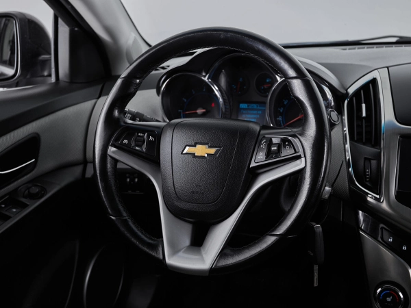 Chevrolet Cruze, I Рестайлинг фото №12