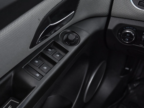 Chevrolet Cruze, I Рестайлинг фото №14