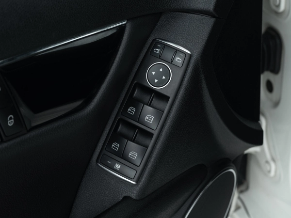 Mercedes-Benz C-Класс, III (W204) фото №12