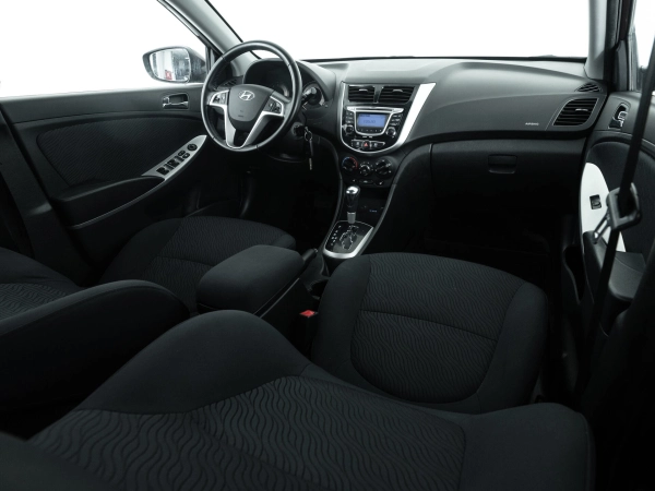 Hyundai Solaris, I фото №10