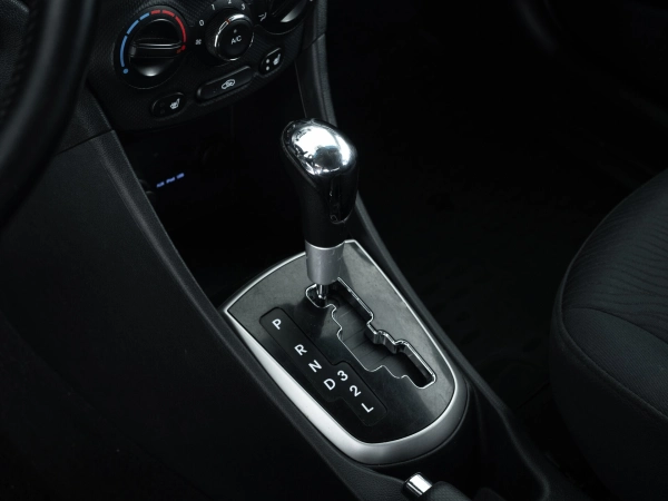 Hyundai Solaris, I фото №13