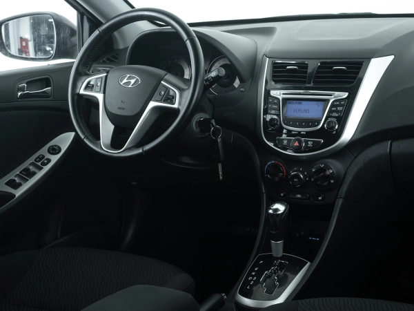 Hyundai Solaris, I фото №17