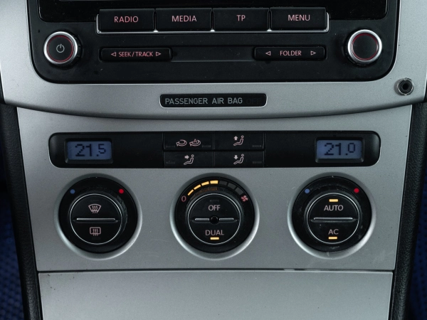 Volkswagen Passat, B6 фото №15
