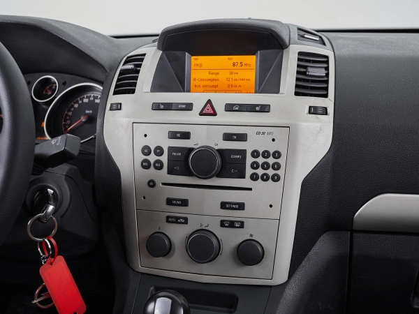 Opel Zafira, B Рестайлинг фото №12