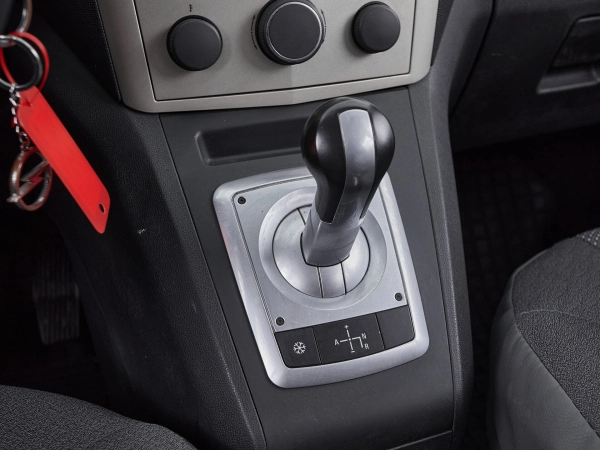 Opel Zafira, B Рестайлинг фото №14