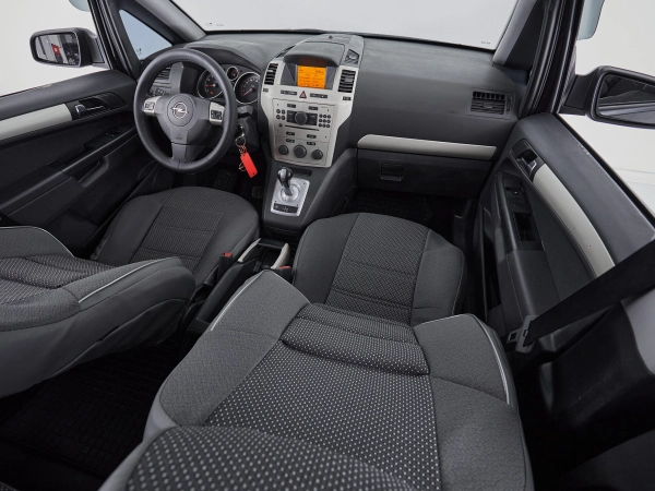 Opel Zafira, B Рестайлинг фото №9
