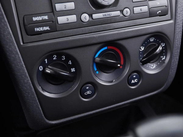 Ford Fusion, I Рестайлинг фото №15
