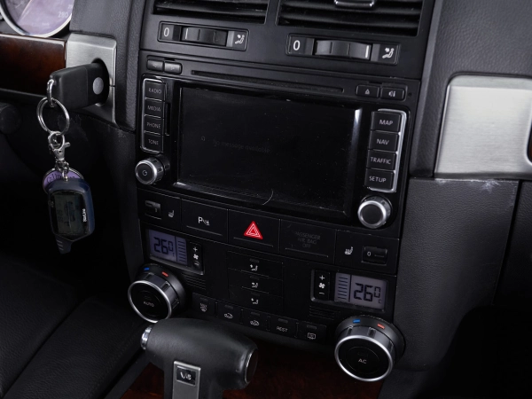 Volkswagen Touareg, I Рестайлинг фото №15