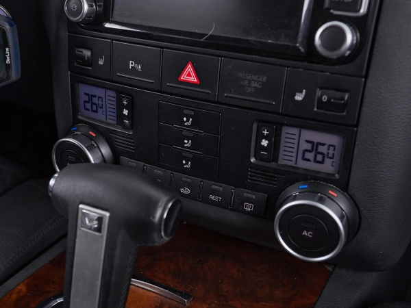 Volkswagen Touareg, I Рестайлинг фото №16