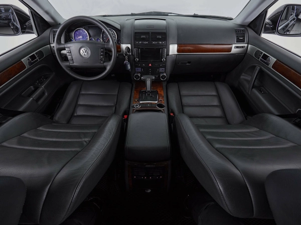 Volkswagen Touareg, I Рестайлинг фото №8
