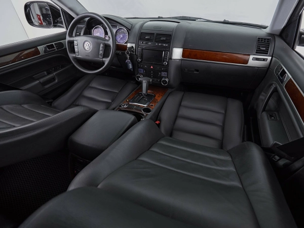 Volkswagen Touareg, I Рестайлинг фото №9