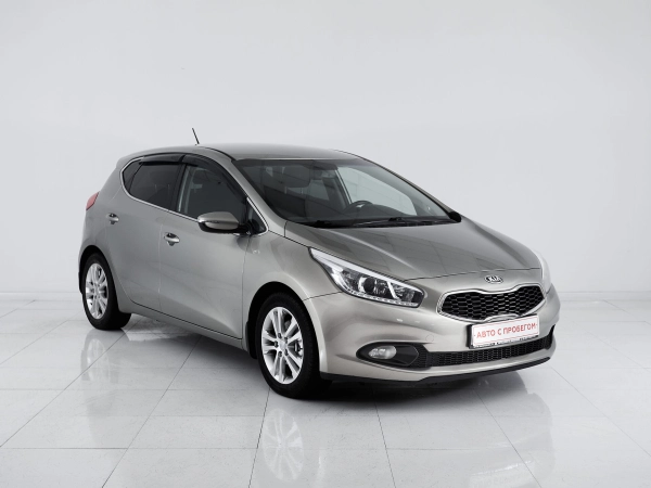 Kia Ceed, II фото №3