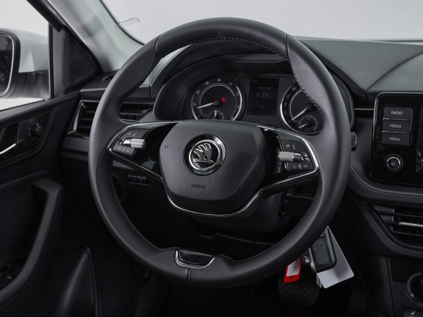 Skoda Rapid, II фото №15