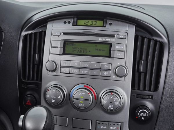Hyundai H-1, II фото №12