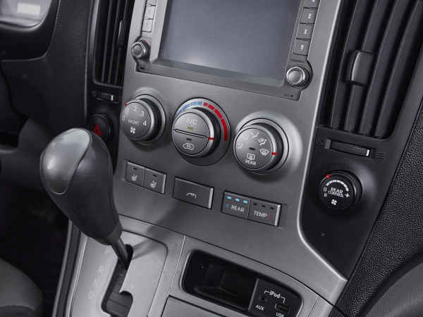 Hyundai Grand Starex, I фото №13