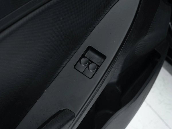 Hyundai Solaris, I фото №11