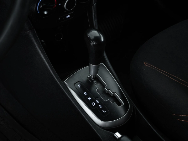Hyundai Solaris, I фото №13