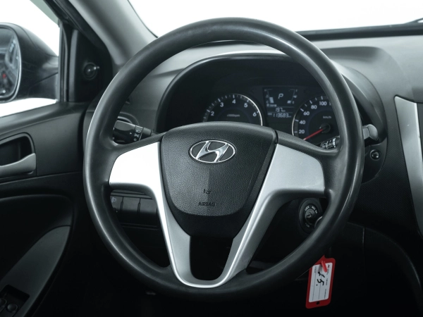 Hyundai Solaris, I фото №16