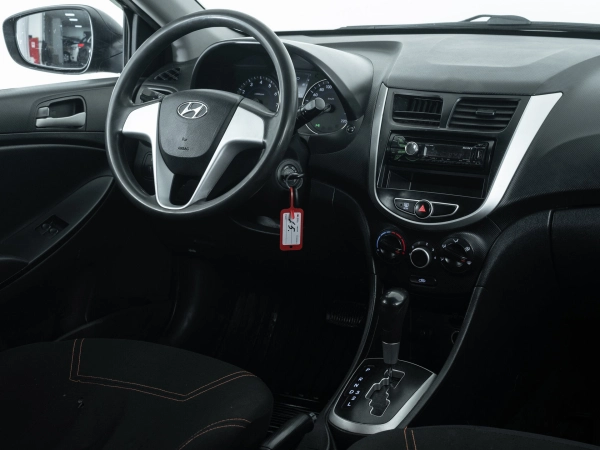 Hyundai Solaris, I фото №17