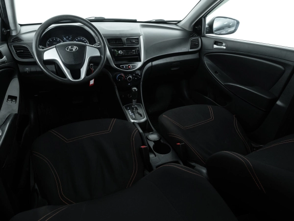 Hyundai Solaris, I фото №9