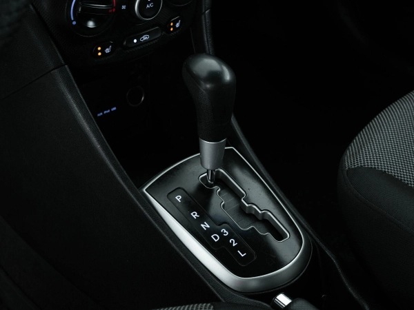 Hyundai Solaris, I фото №13