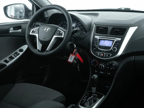Hyundai Solaris, I фото №16