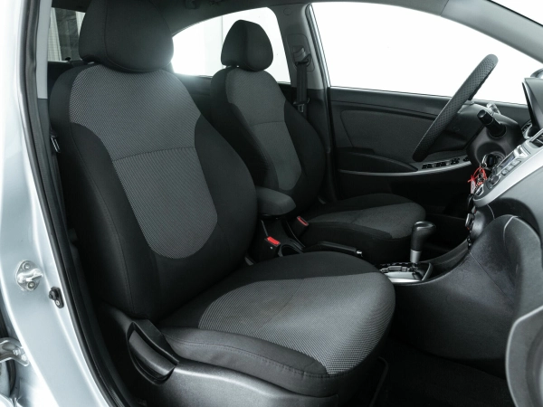 Hyundai Solaris, I фото №18