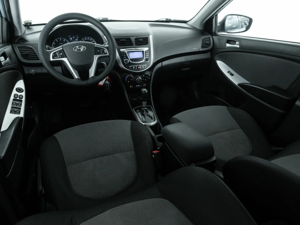 Hyundai Solaris, I фото №9