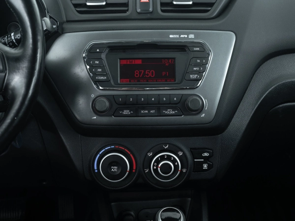 Kia Rio, III фото №16