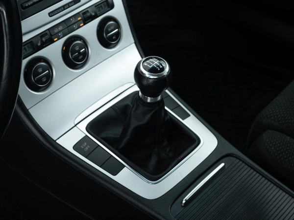 Volkswagen Passat, B6 фото №14