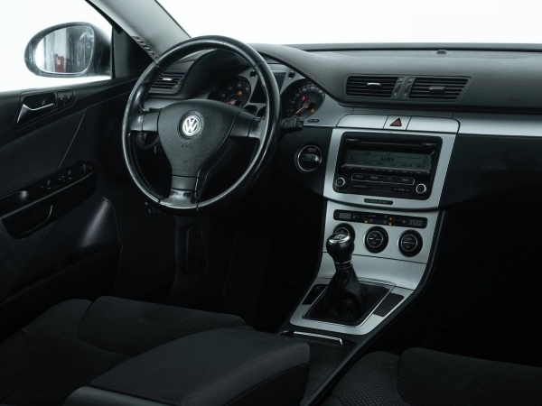 Volkswagen Passat, B6 фото №15