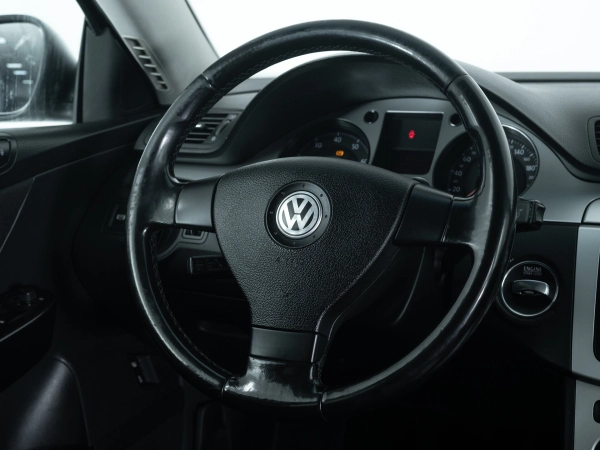 Volkswagen Passat, B6 фото №16