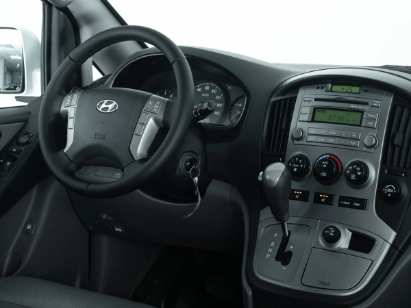 Hyundai Grand Starex, I фото №19