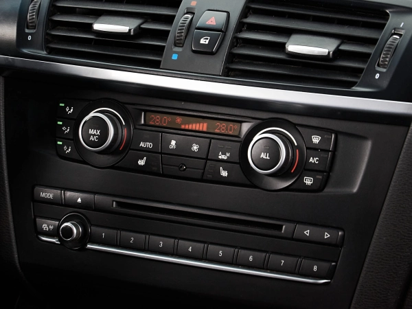 BMW X3, II (F25) фото №9