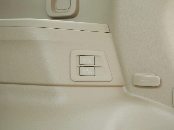 Toyota Land Cruiser, 300 Series фото №13