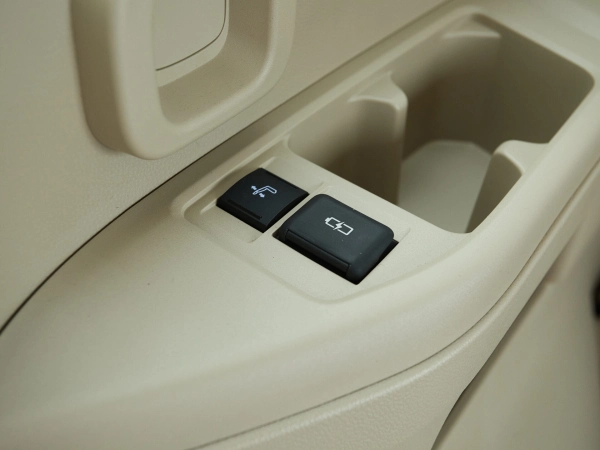 Toyota Land Cruiser, 300 Series фото №14