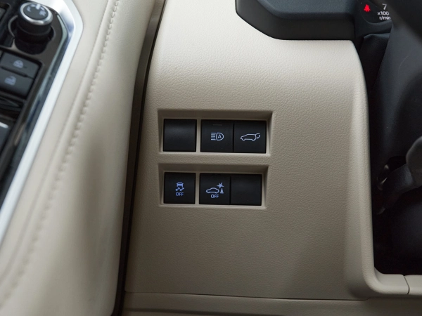 Toyota Land Cruiser, 300 Series фото №20