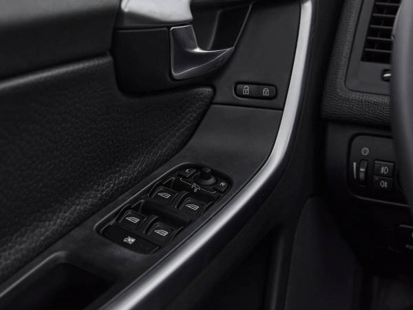 Volvo XC60, I фото №17