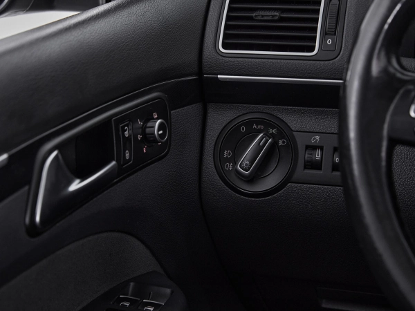 Volkswagen Touran, I Рестайлинг 2 фото №12