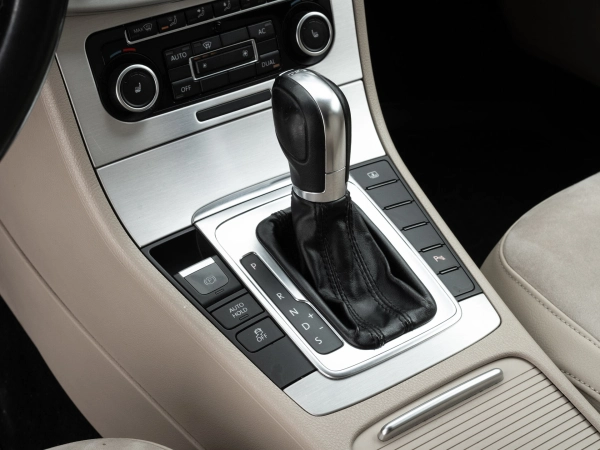 Volkswagen Passat, B7 фото №15