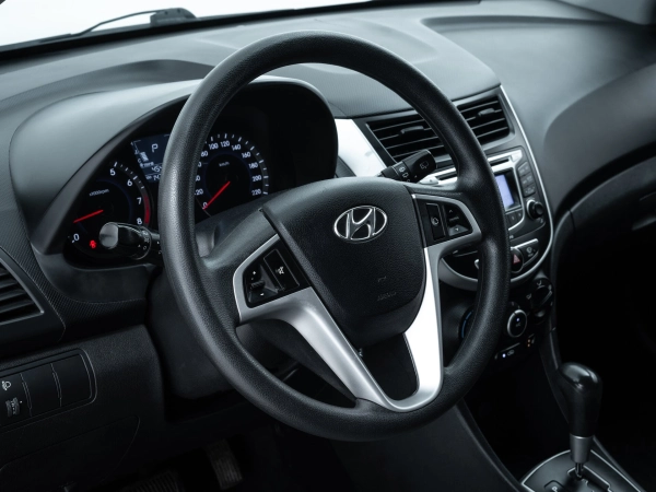 Hyundai Solaris, I фото №10