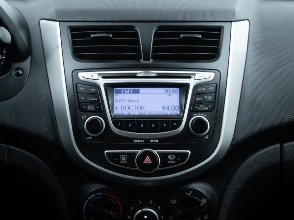 Hyundai Solaris, I фото №15