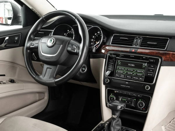 Skoda Superb, II фото №18