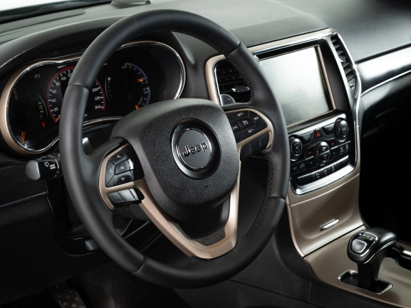 Jeep Grand Cherokee, IV (WK2) Рестайлинг фото №11