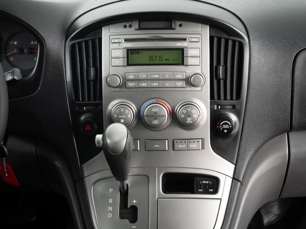 Hyundai Grand Starex, I фото №13