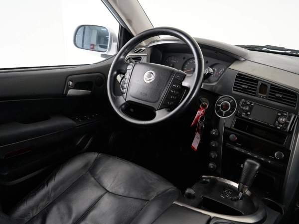 SsangYong Kyron, I Рестайлинг фото №9