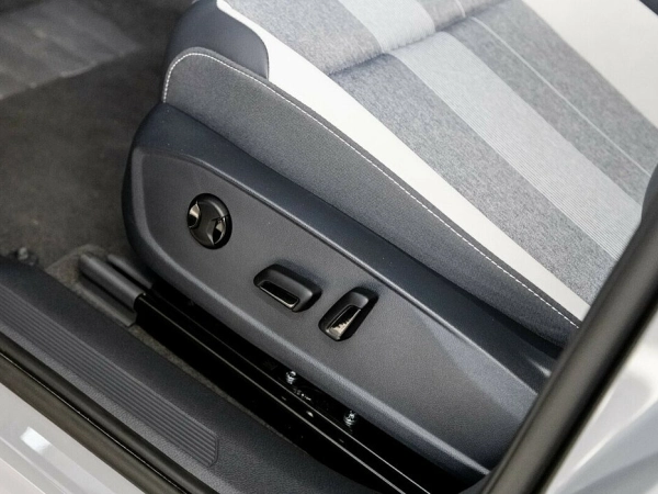 Volkswagen ID.4, I фото №18