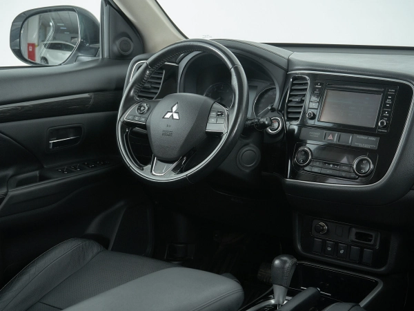 Mitsubishi Outlander, III Рестайлинг 2 фото №11