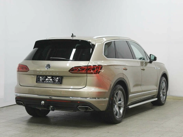 Volkswagen Touareg, III фото №4